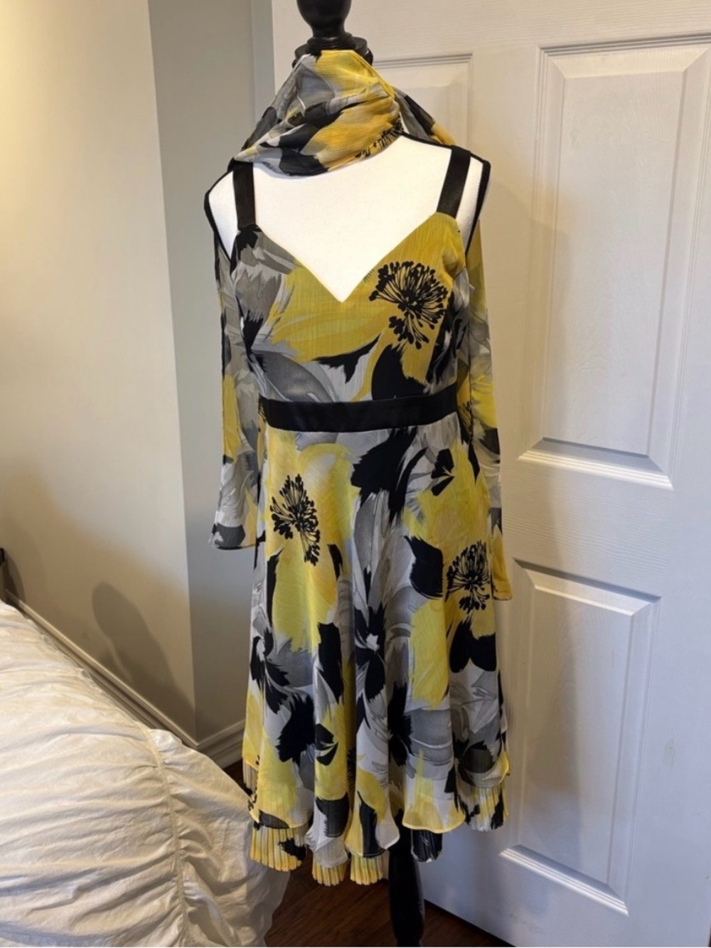 Joseph Ribkoff Floral Fit & Flare Midi Dress Size 14 Yellow Black